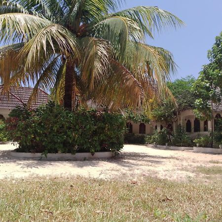 H & H Bungalows 南威 外观 照片