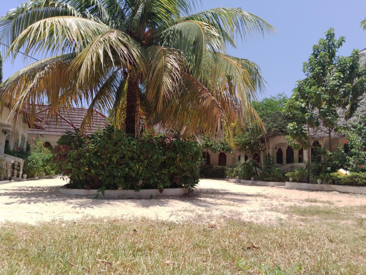 H & H Bungalows 南威 外观 照片