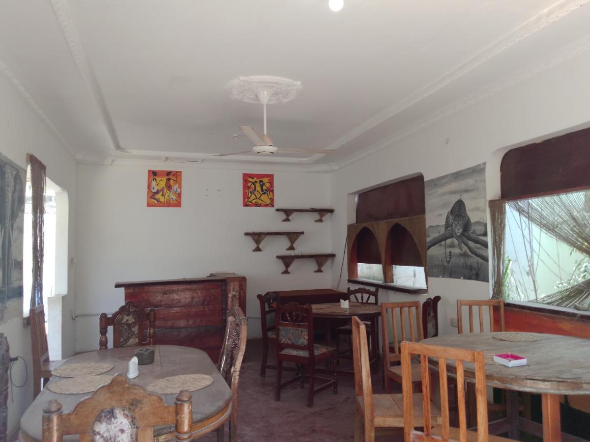 H & H Bungalows 南威 外观 照片