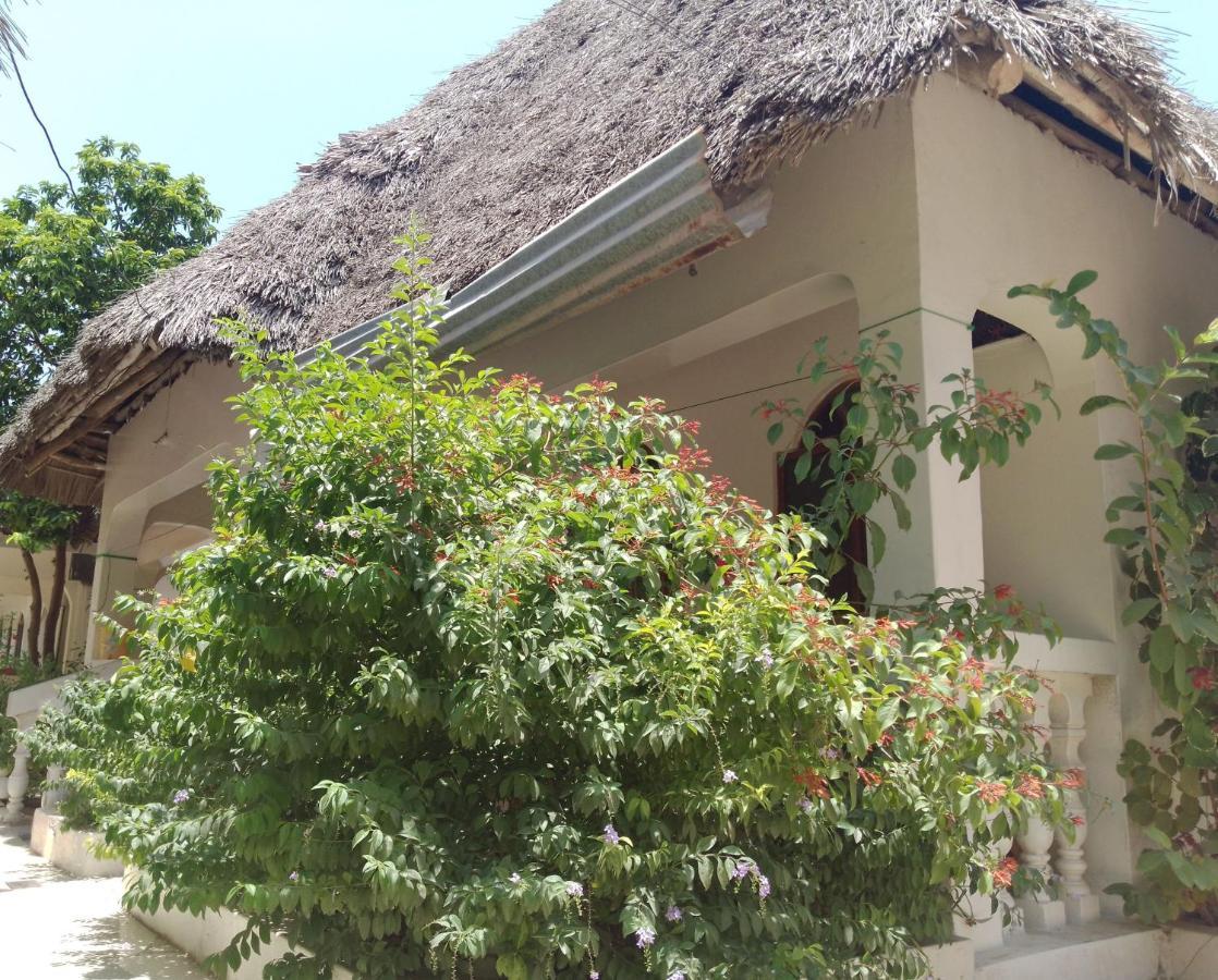 H & H Bungalows 南威 外观 照片